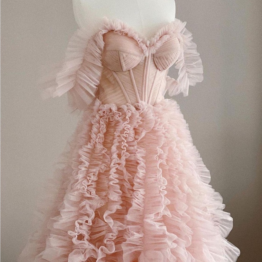 Meet your Posher, Julia